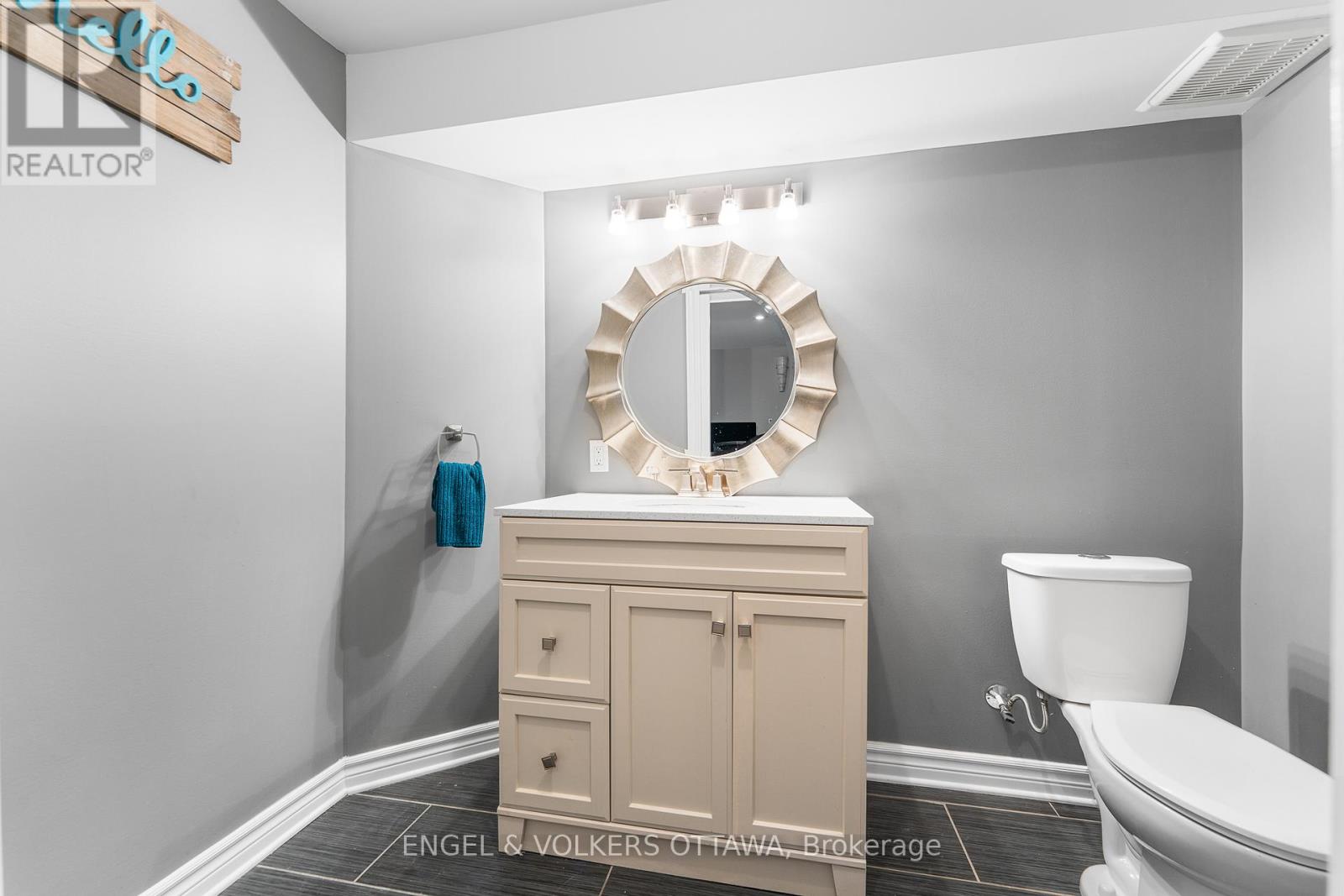 22 Friendly Crescent, Ottawa, Ontario  K2S 2B6 - Photo 42 - X12426016