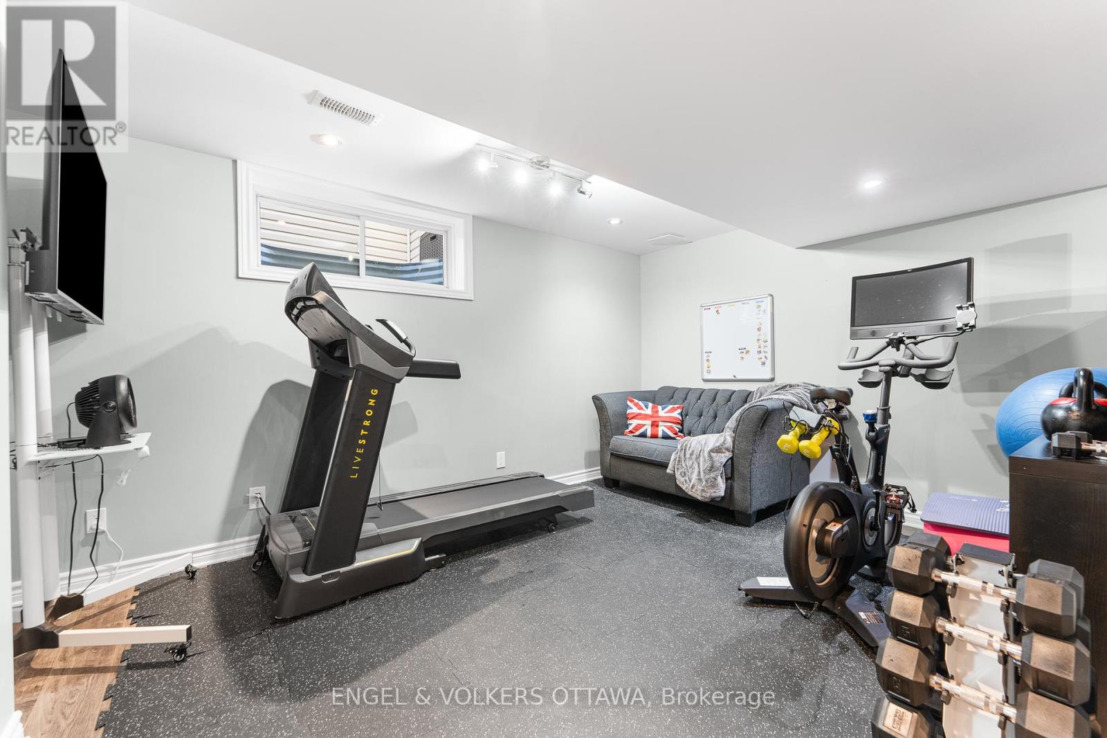 22 Friendly Crescent, Ottawa, Ontario  K2S 2B6 - Photo 44 - X12426016