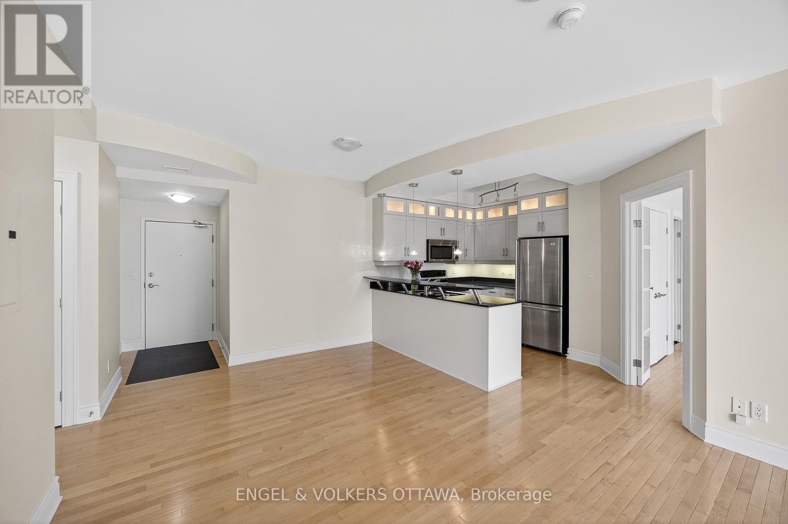 505 - 95 Bronson Avenue, Ottawa, Ontario  K1R 1E2 - Photo 8 - X12426060