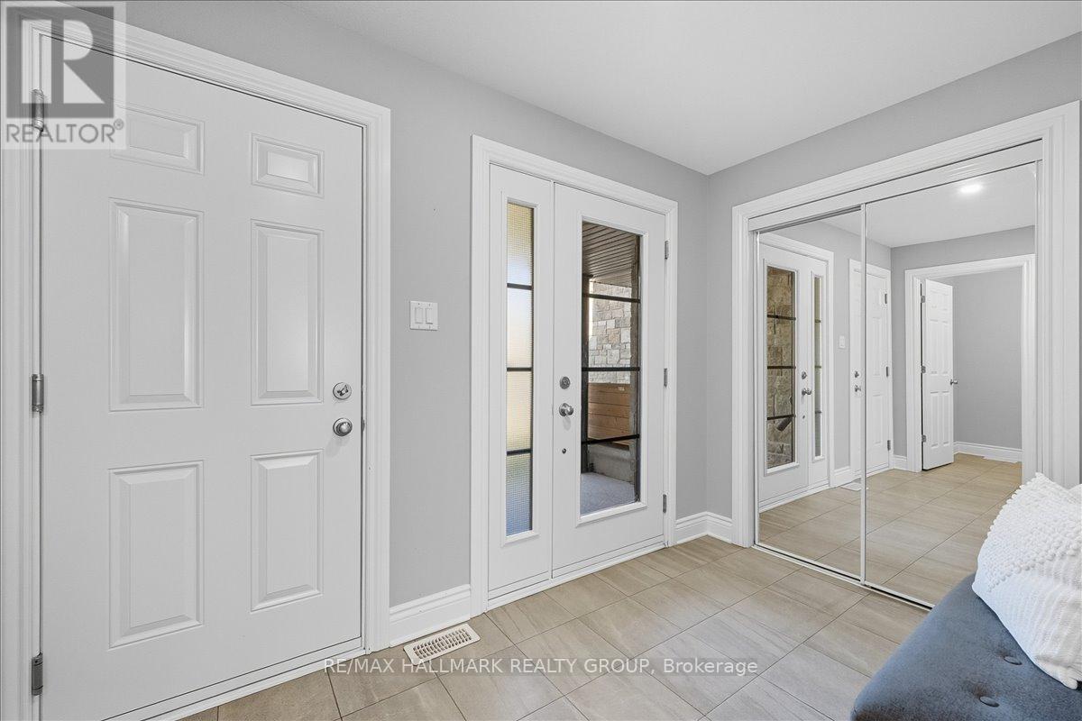 2354 Marble Crescent, Clarence-Rockland, Ontario  K4K 0H1 - Photo 4 - X12426069