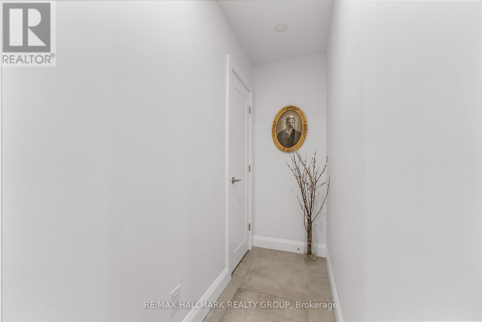396 Roosevelt Avenue, Ottawa, Ontario  K2A 1Z3 - Photo 13 - X12426121