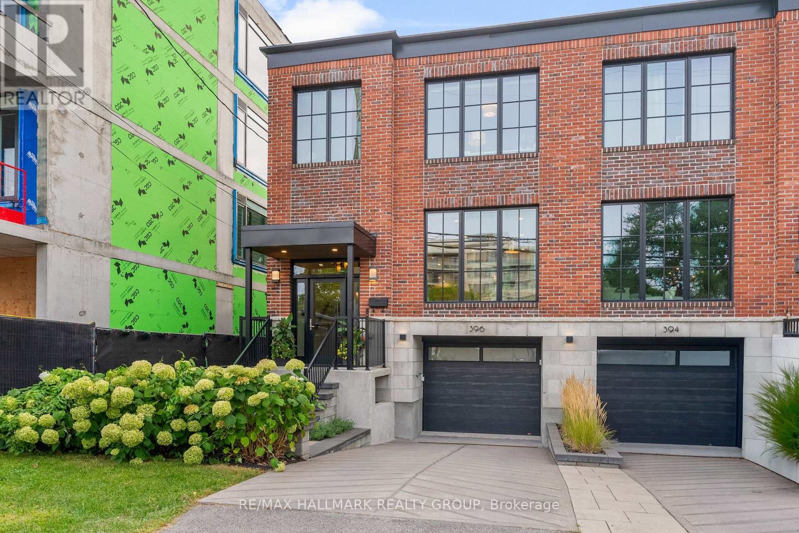396 Roosevelt Avenue, Ottawa, Ontario  K2A 1Z3 - Photo 2 - X12426121