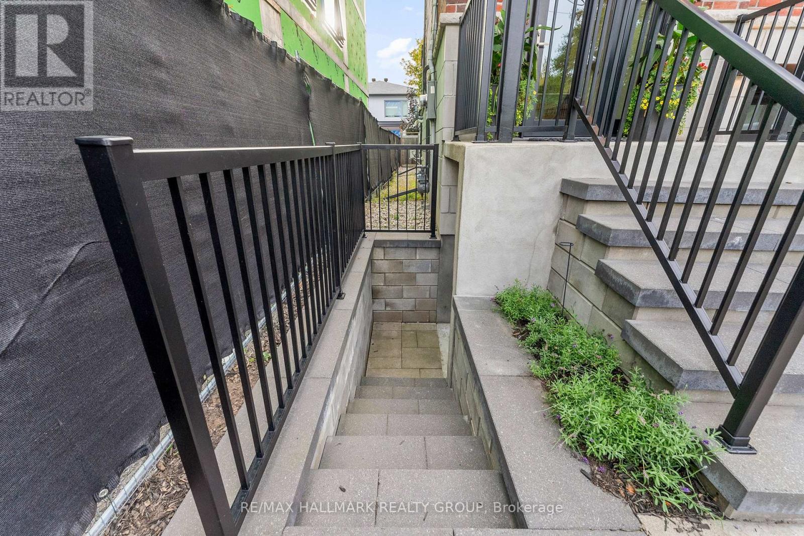 396 Roosevelt Avenue, Ottawa, Ontario  K2A 1Z3 - Photo 39 - X12426121