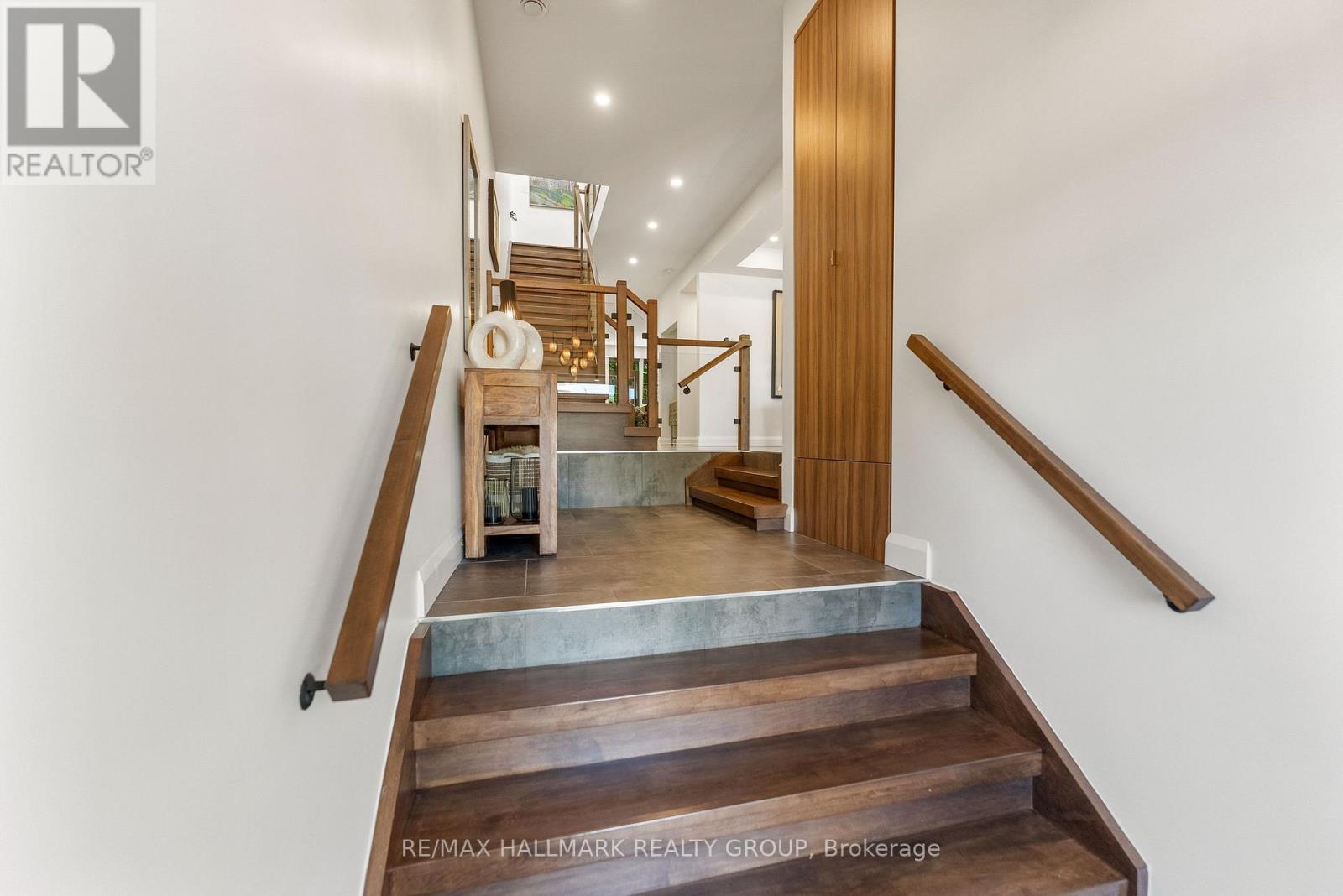 396 Roosevelt Avenue, Ottawa, Ontario  K2A 1Z3 - Photo 5 - X12426121
