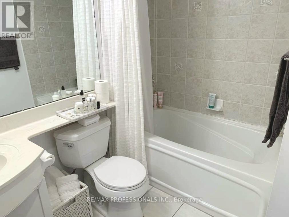 1028 - 600 Queens Quay, Toronto, Ontario  M5V 3M3 - Photo 10 - C12425836
