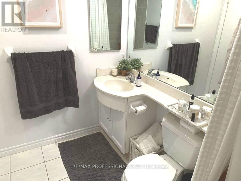 1028 - 600 Queens Quay, Toronto, Ontario  M5V 3M3 - Photo 11 - C12425836