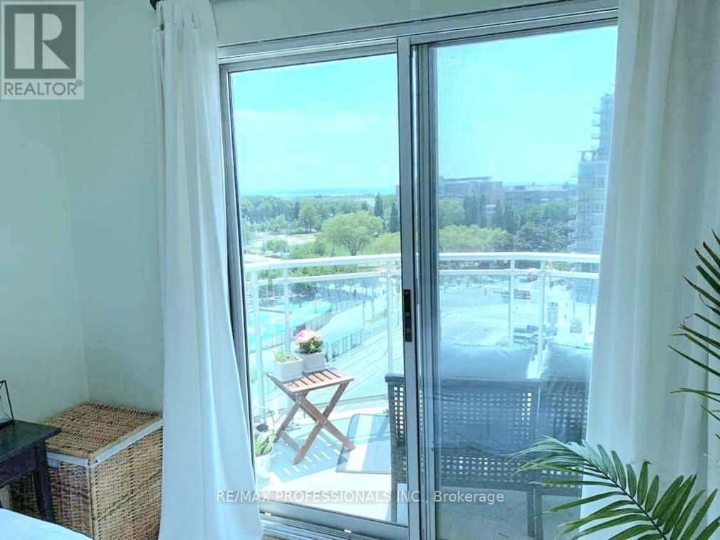 1028 - 600 Queens Quay, Toronto, Ontario  M5V 3M3 - Photo 12 - C12425836