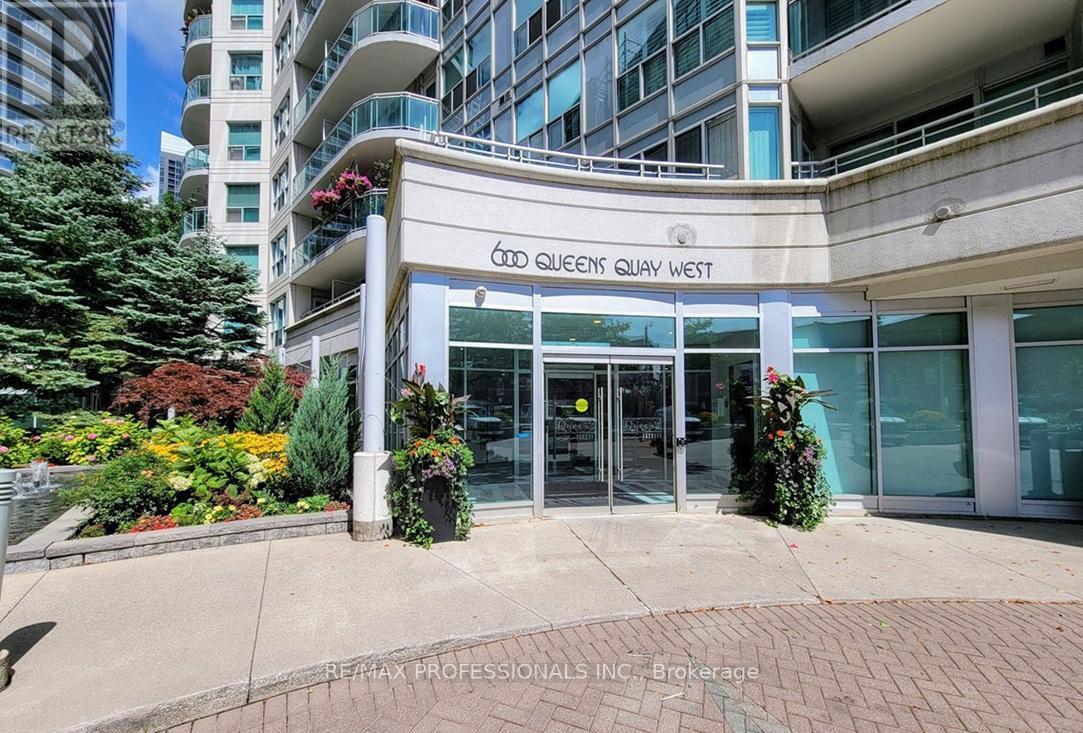 1028 - 600 Queens Quay, Toronto, Ontario  M5V 3M3 - Photo 2 - C12425836