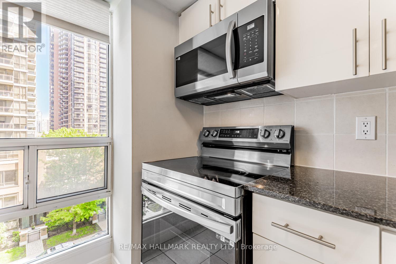 610 - 31 Bales Avenue, Toronto (Willowdale East), Ontario  M2N 7L6 - Photo 11 - C12425904