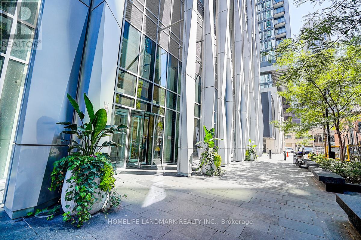 Ph 01 - 1 Yorkville Avenue, Toronto (Annex), Ontario  M4W 0B1 - Photo 3 - C12425906
