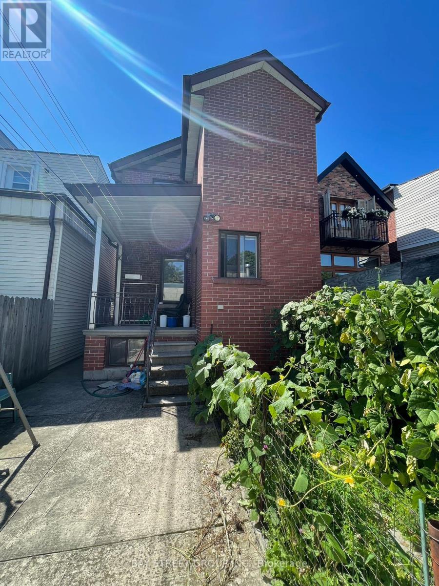 543 Crawford Street, Toronto (Palmerston-Little Italy), Ontario  M6G 3J9 - Photo 12 - C12425935