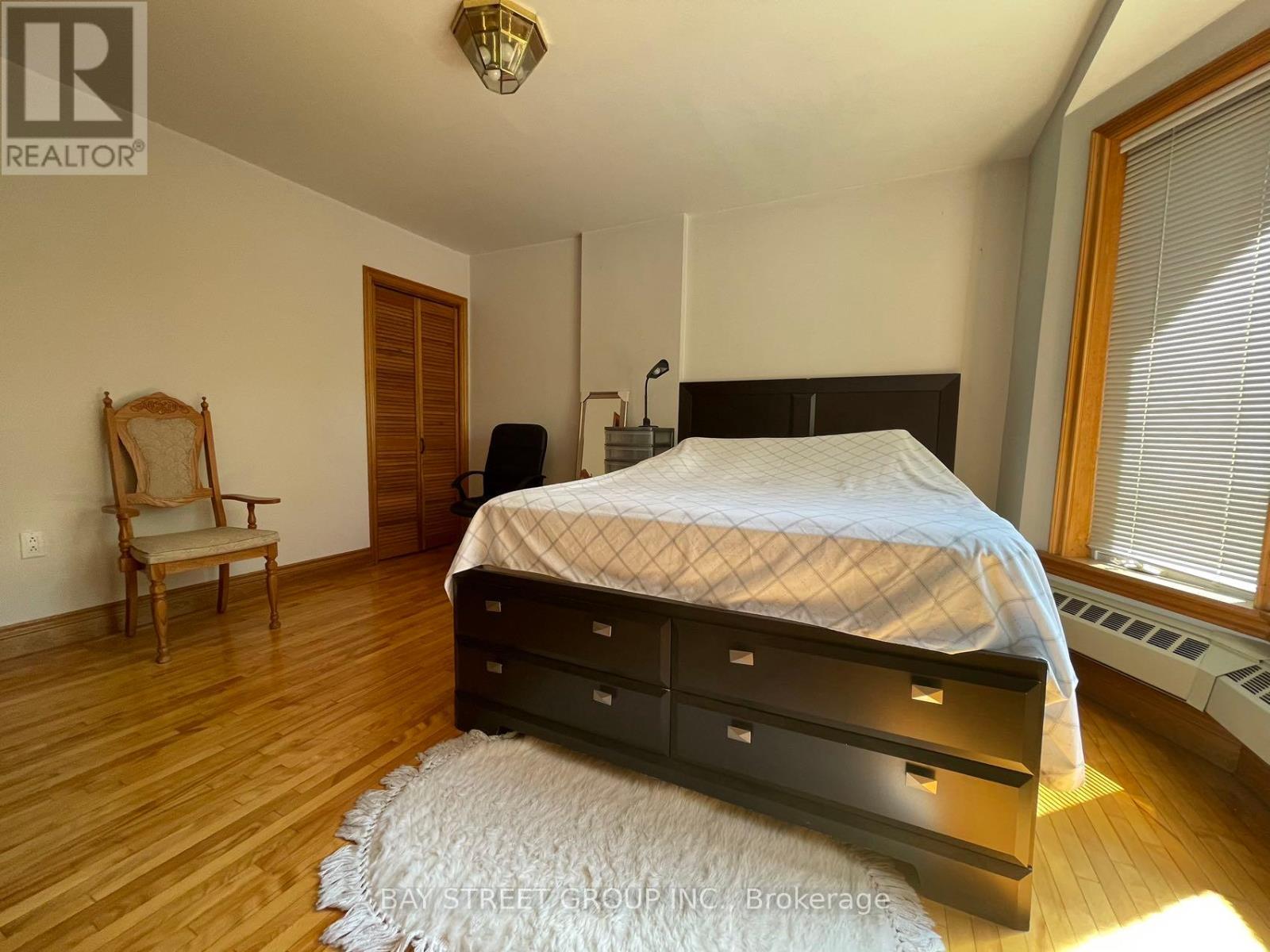 543 Crawford Street, Toronto (Palmerston-Little Italy), Ontario  M6G 3J9 - Photo 6 - C12425935