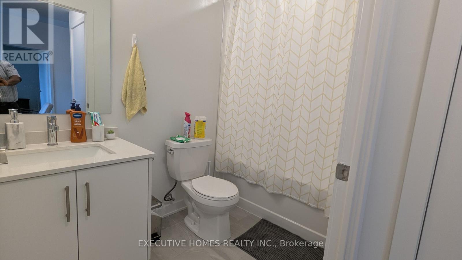 203 - 1440 Clarriage Court, Milton, Ontario  L9E 1B3 - Photo 18 - W12424396