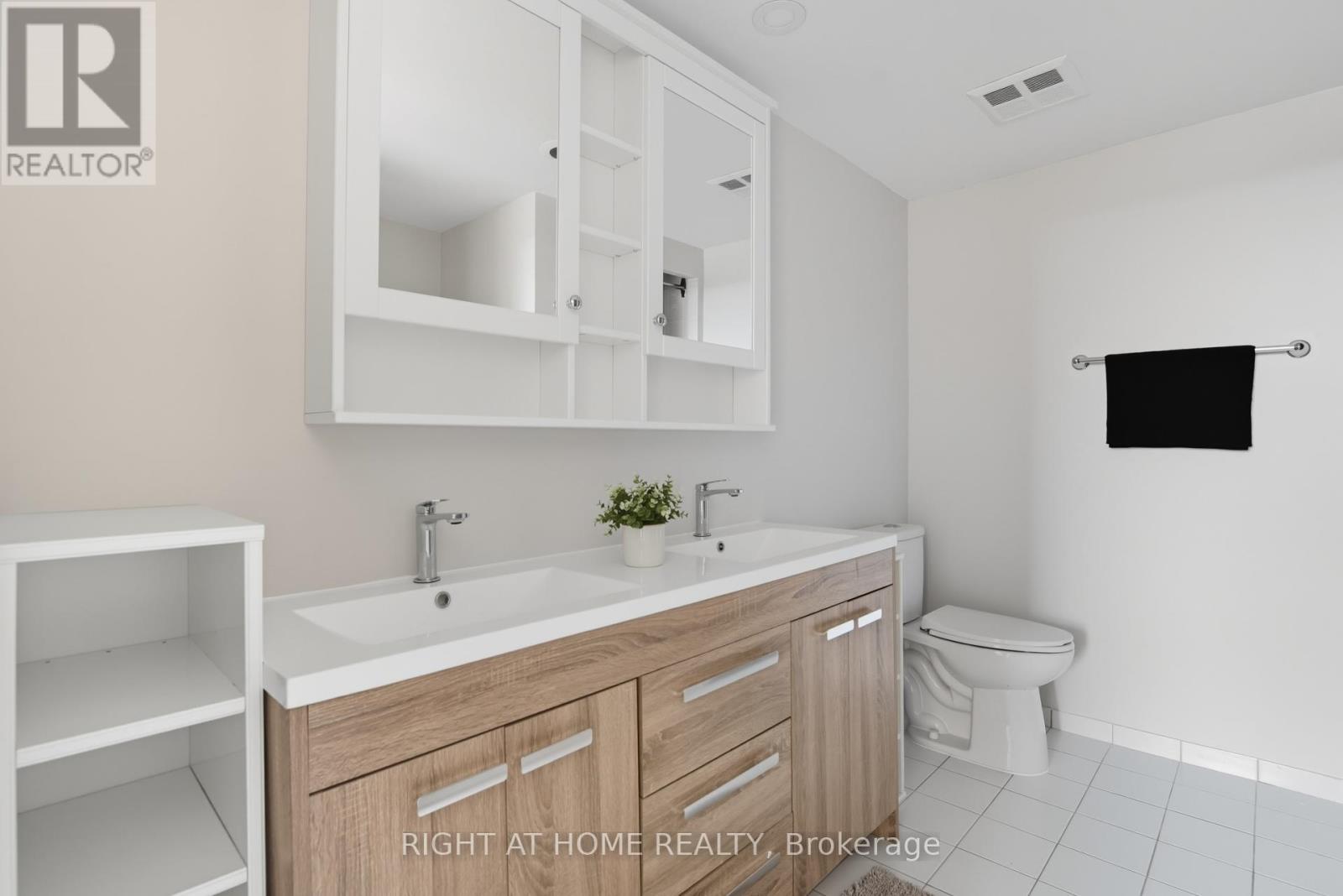 909 - 2155 Burnhamthorpe Road W, Mississauga, Ontario  L5L 5P4 - Photo 39 - W12425592