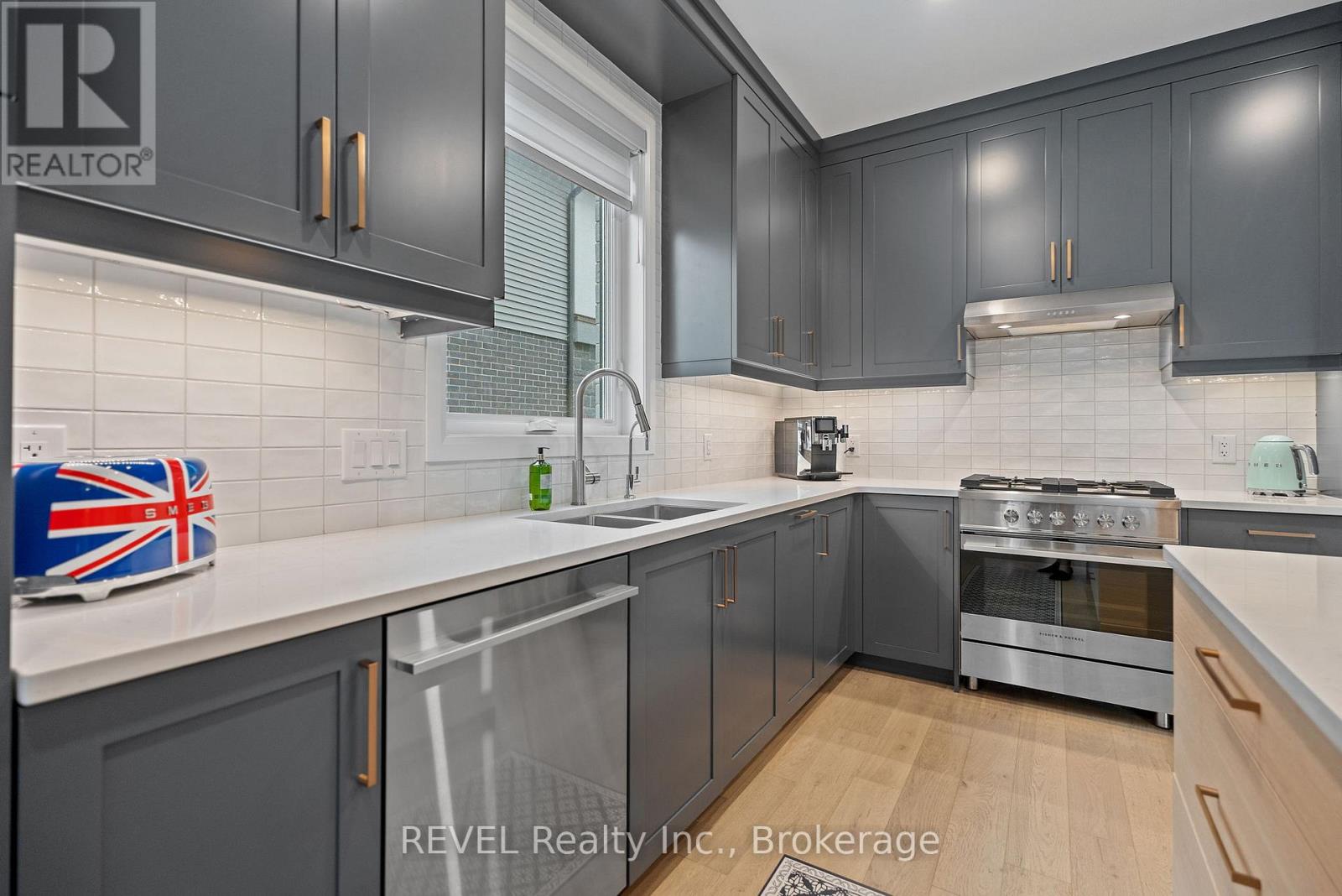 3809 Simpson Lane, Fort Erie, Ontario  L0S 1S0 - Photo 16 - X12426093