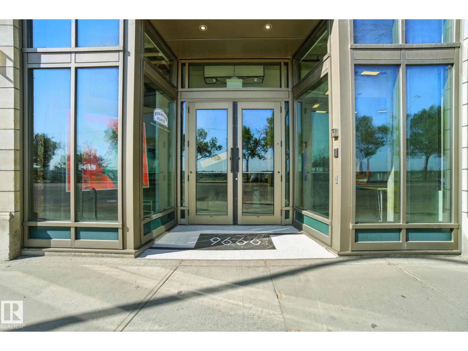 9666 Jasper Av Nw, Edmonton, Alberta  T5H 3V5 - Photo 4 - E4459392