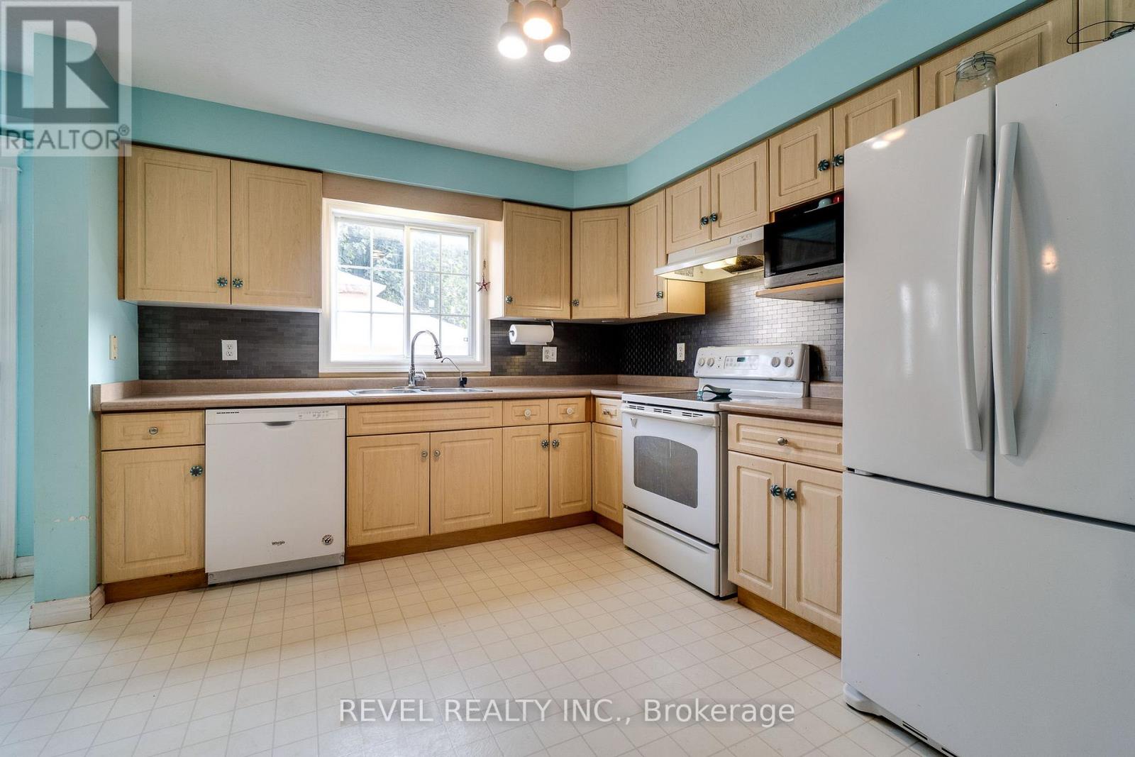 141 Ridge Road, Guelph/eramosa, Ontario  N0B 2K0 - Photo 14 - X12425950