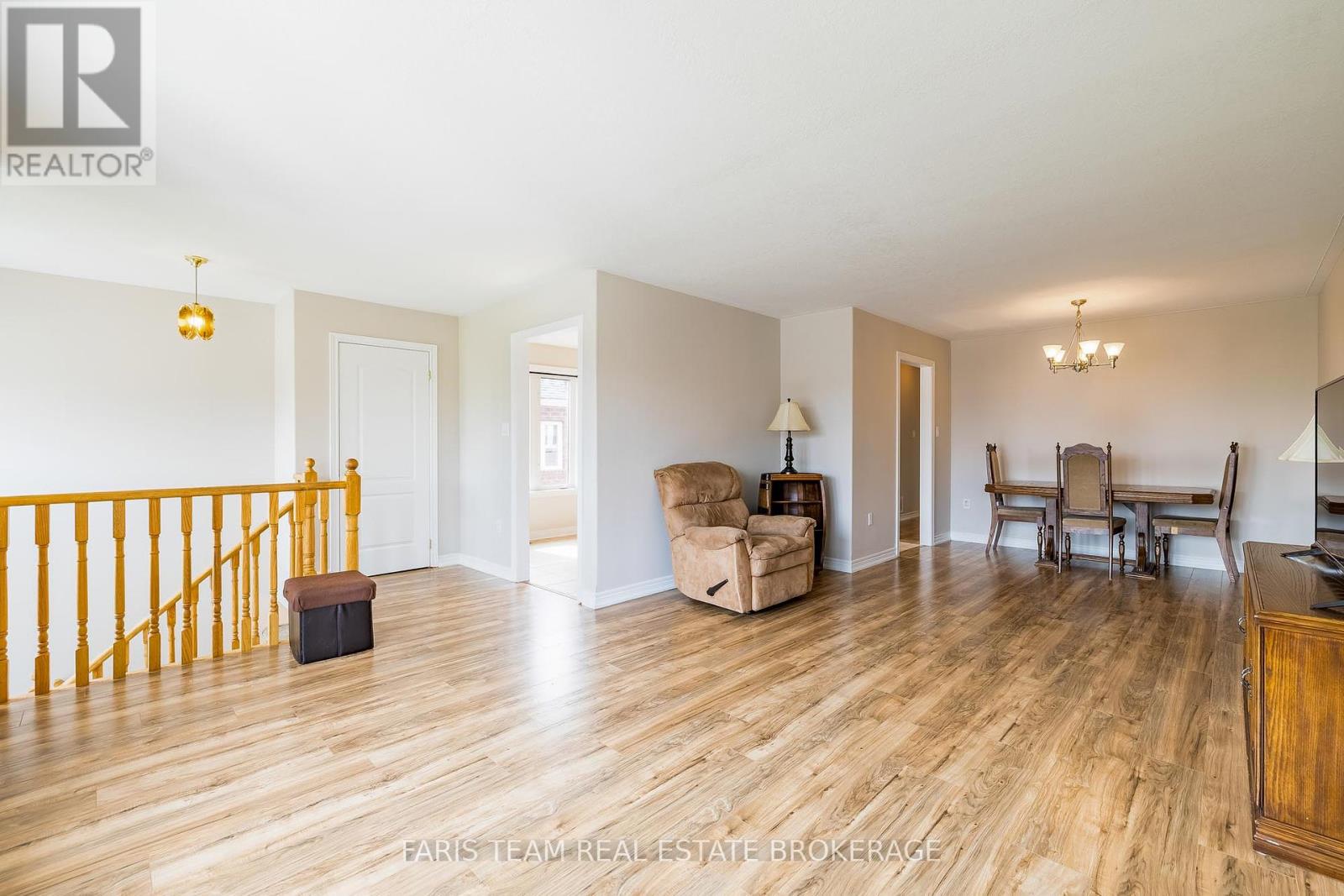 42 Smith Street, Bradford West Gwillimbury, Ontario  L3Z 3C9 - Photo 12 - N12425839