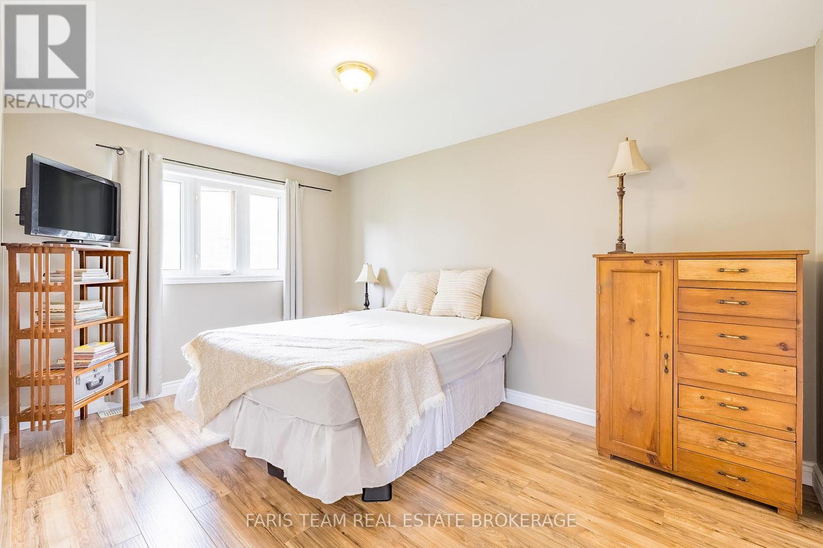 42 Smith Street, Bradford West Gwillimbury, Ontario  L3Z 3C9 - Photo 14 - N12425839