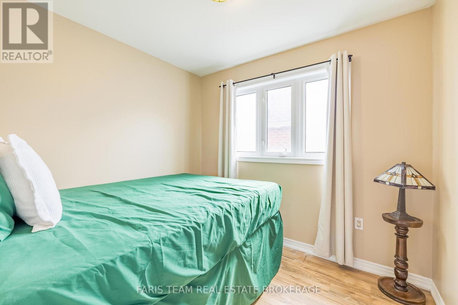 42 Smith Street, Bradford West Gwillimbury, Ontario  L3Z 3C9 - Photo 18 - N12425839