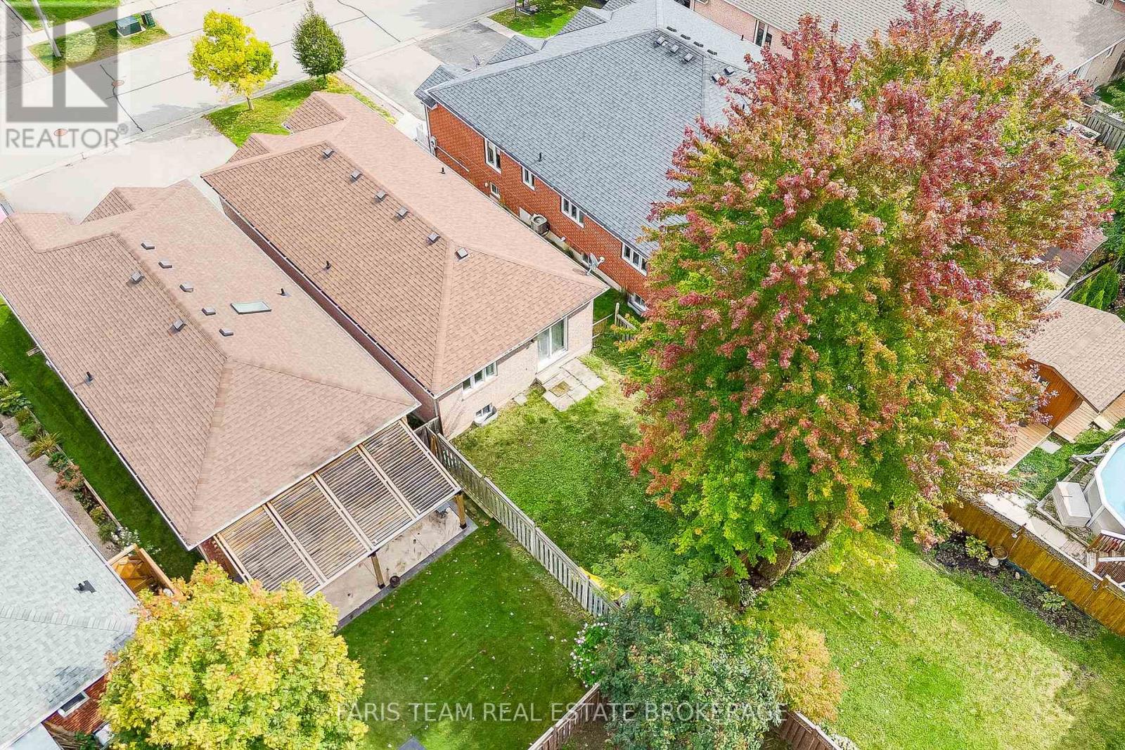 42 Smith Street, Bradford West Gwillimbury, Ontario  L3Z 3C9 - Photo 28 - N12425839