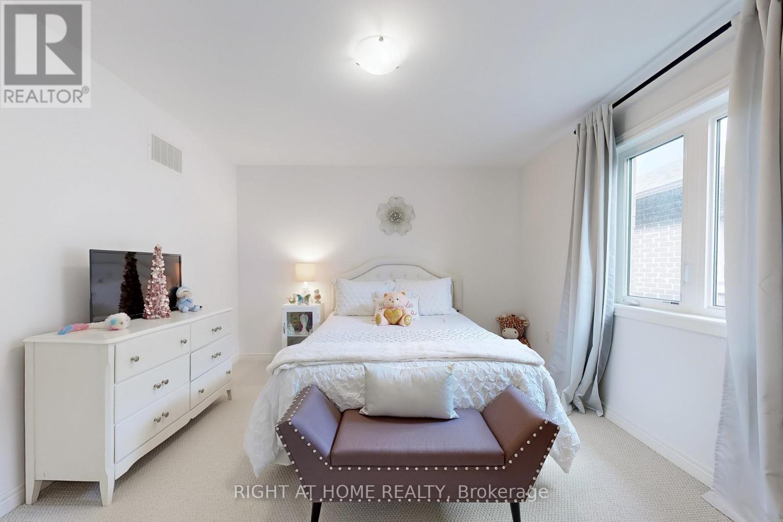 15 Forest Edge Crescent, East Gwillimbury, Ontario  L9N 1R8 - Photo 27 - N12425843