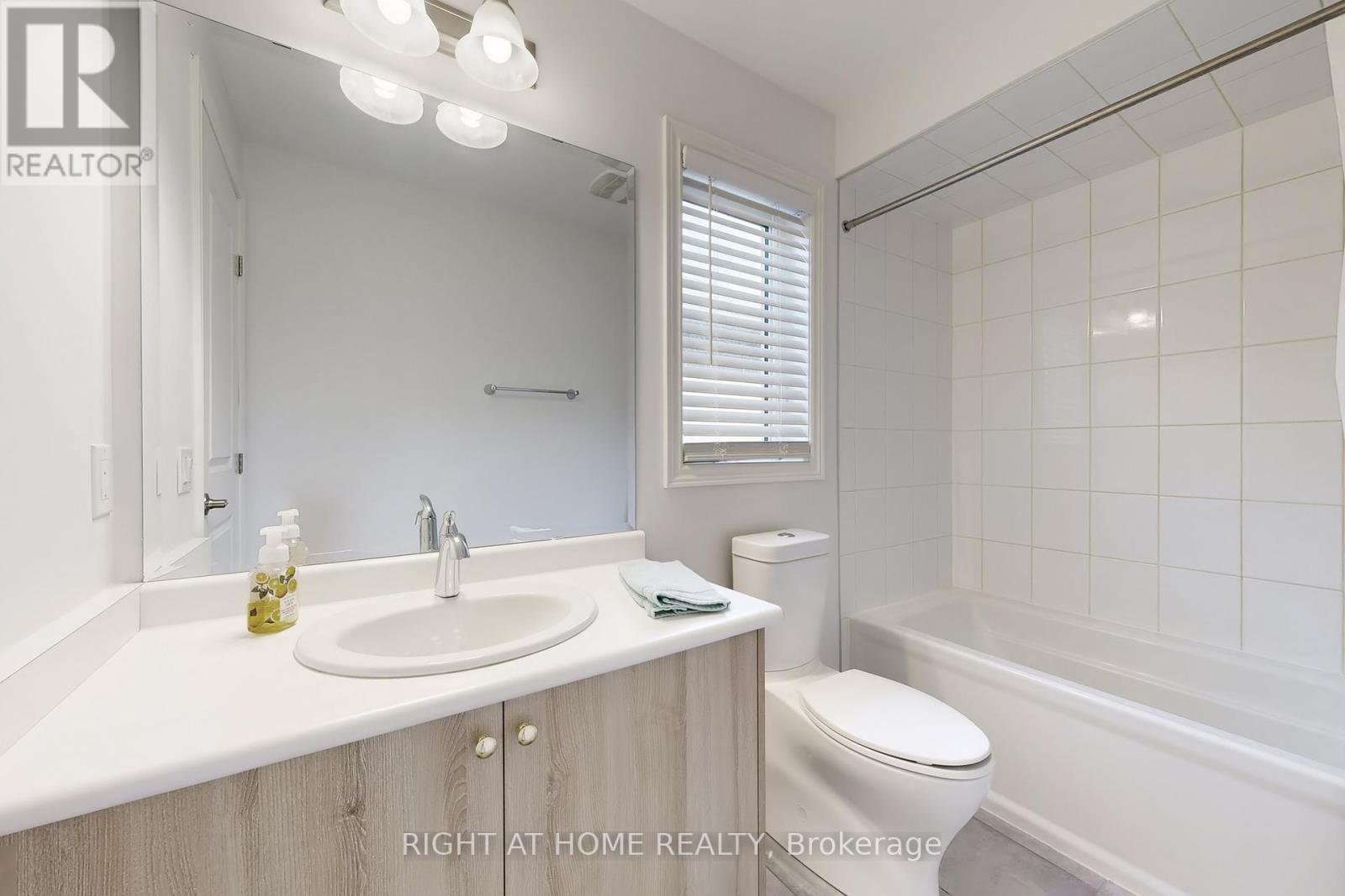 15 Forest Edge Crescent, East Gwillimbury, Ontario  L9N 1R8 - Photo 29 - N12425843