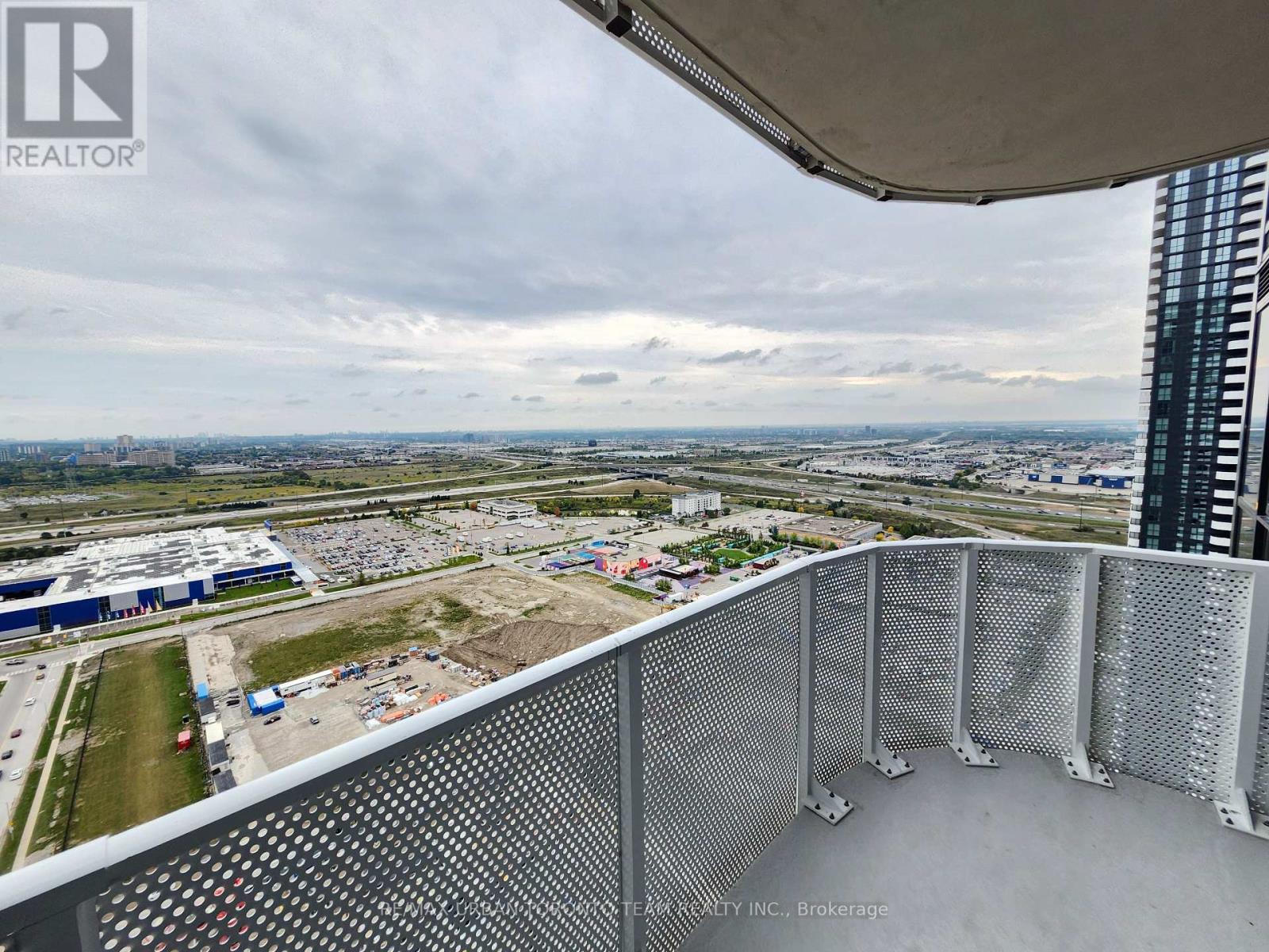 3612 - 28 Interchange Way, Vaughan, Ontario  L4K 0P8 - Photo 2 - N12425844