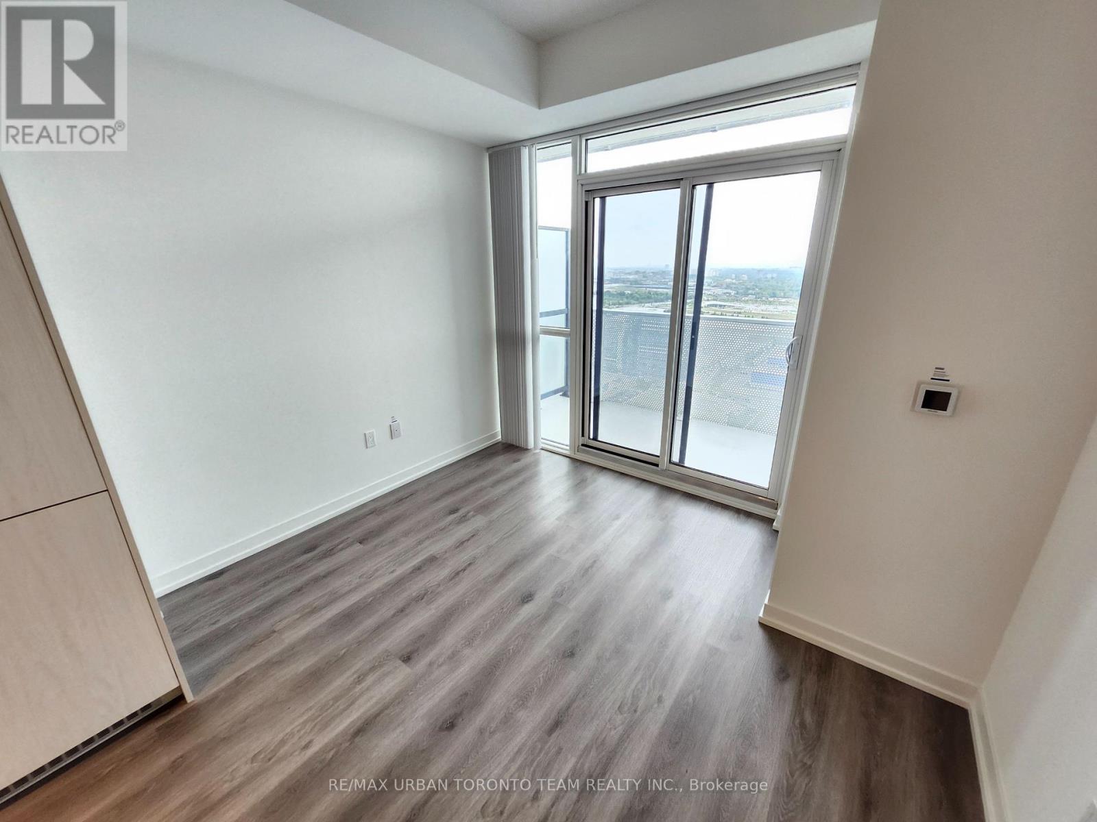 3612 - 28 Interchange Way, Vaughan, Ontario  L4K 0P8 - Photo 3 - N12425844