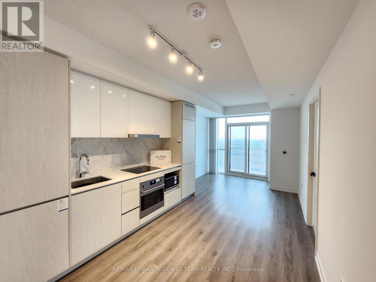 3612 - 28 Interchange Way, Vaughan, Ontario  L4K 0P8 - Photo 6 - N12425844