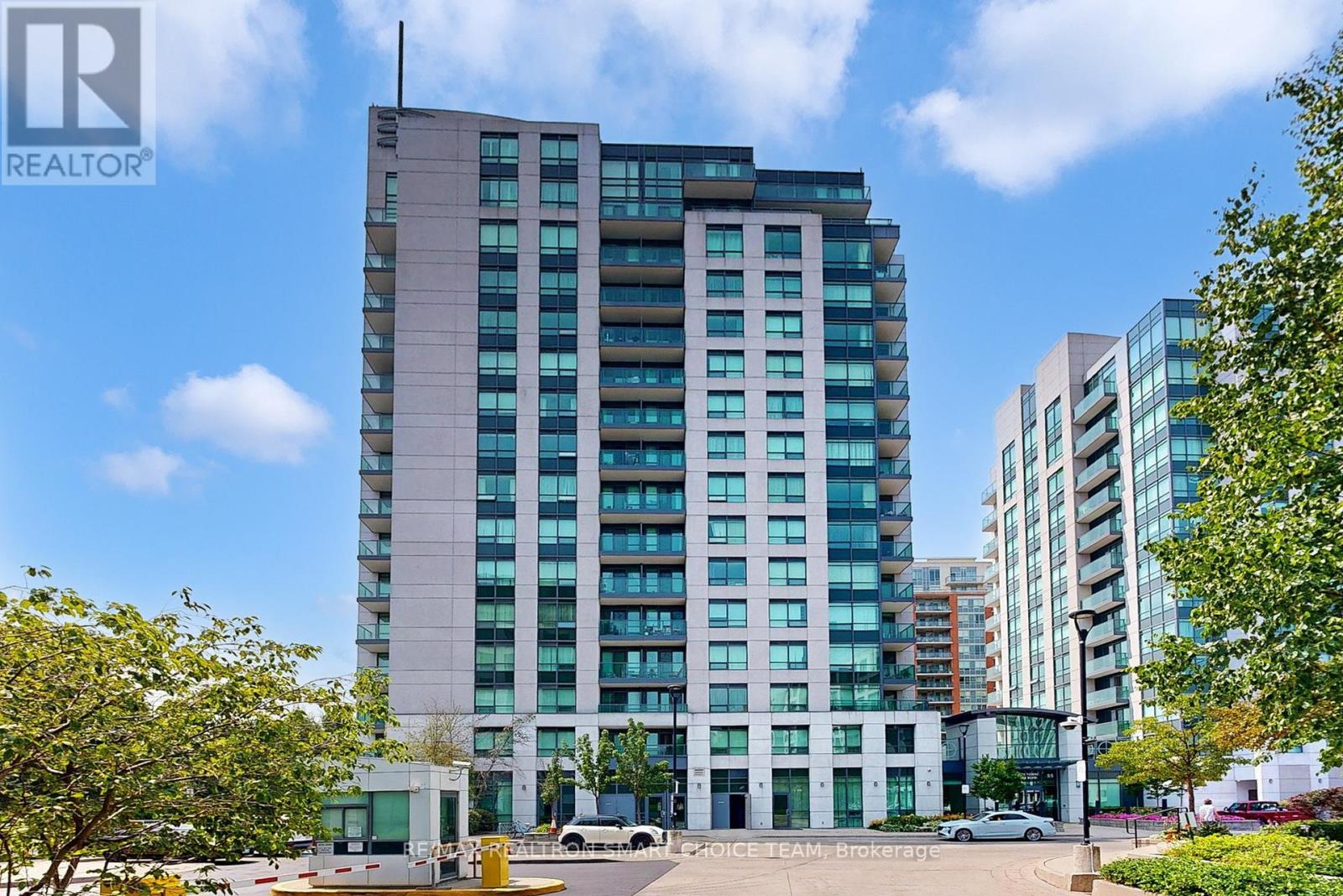 1511 - 75 South Town Centre Boulevard, Markham, Ontario  L6G 0B3 - Photo 2 - N12425862