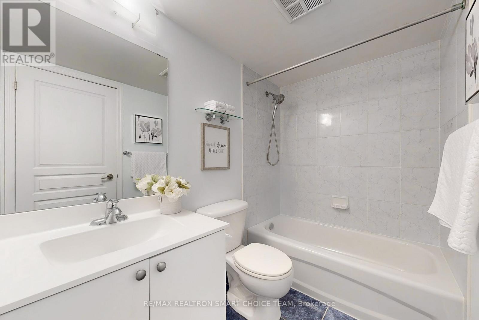1511 - 75 South Town Centre Boulevard, Markham, Ontario  L6G 0B3 - Photo 33 - N12425862