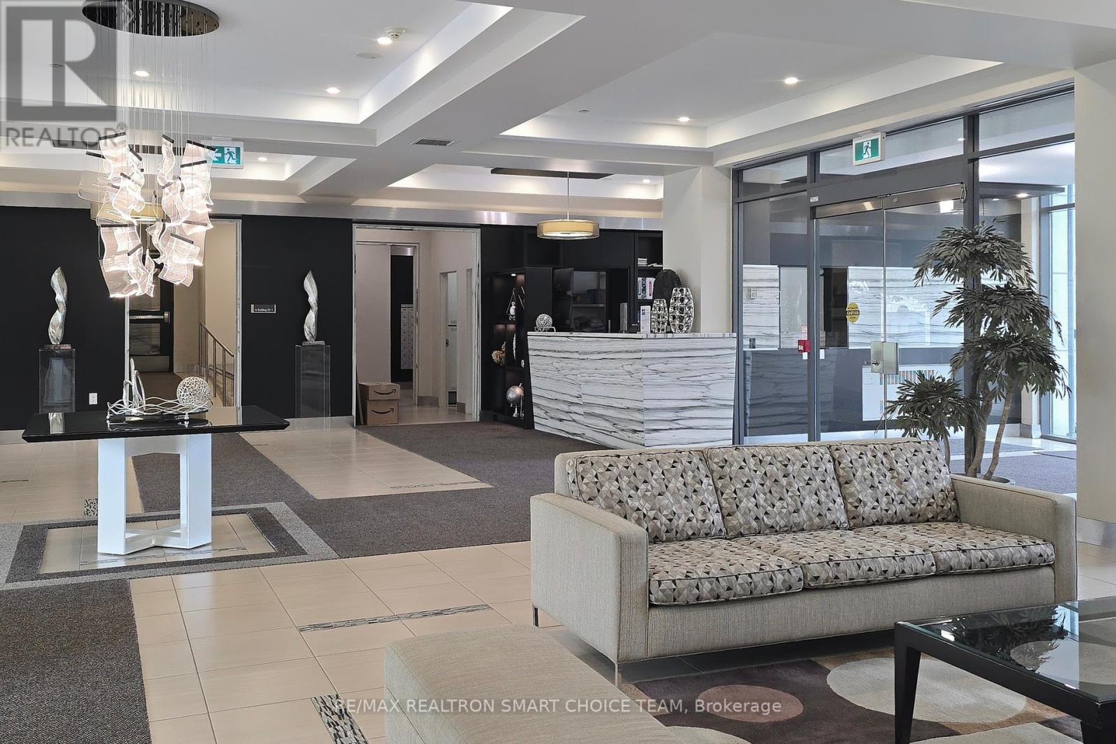 1511 - 75 South Town Centre Boulevard, Markham, Ontario  L6G 0B3 - Photo 4 - N12425862
