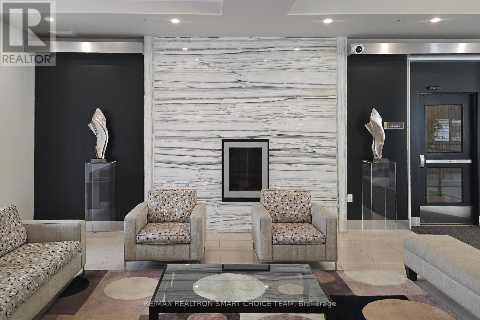 1511 - 75 South Town Centre Boulevard, Markham, Ontario  L6G 0B3 - Photo 6 - N12425862