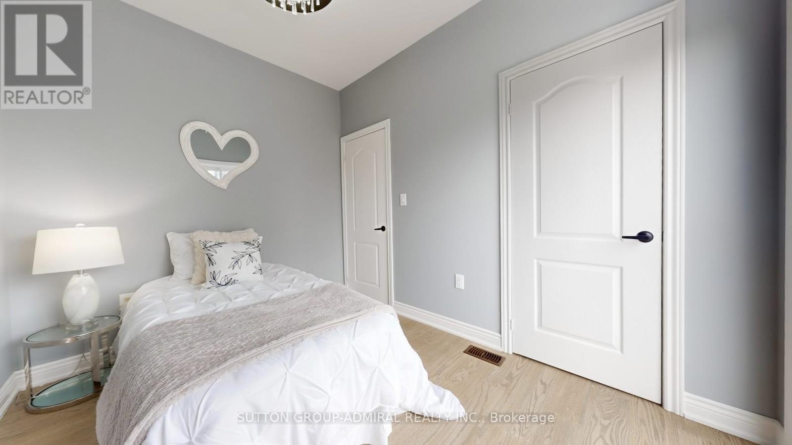 1372 Maple Road, Innisfil, Ontario  L0L 1C0 - Photo 29 - N12425870