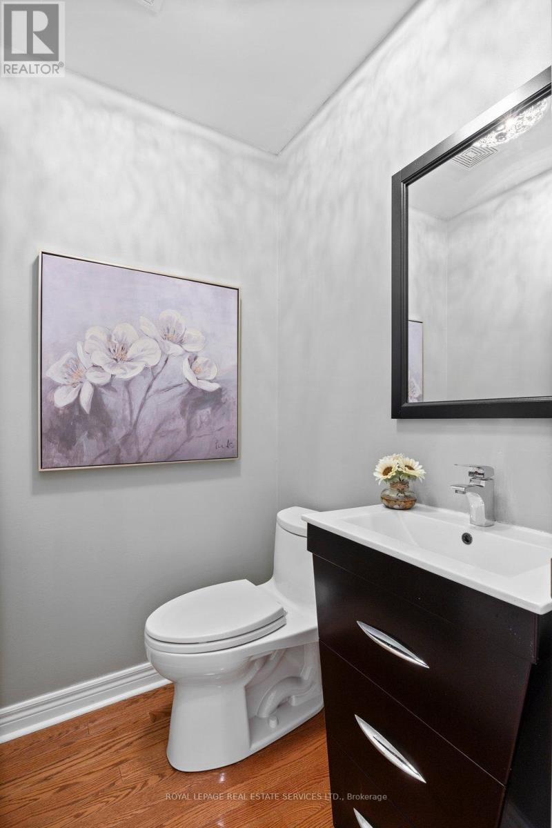 140 Kingsbridge Circle, Vaughan, Ontario  L4J 8P2 - Photo 12 - N12425919