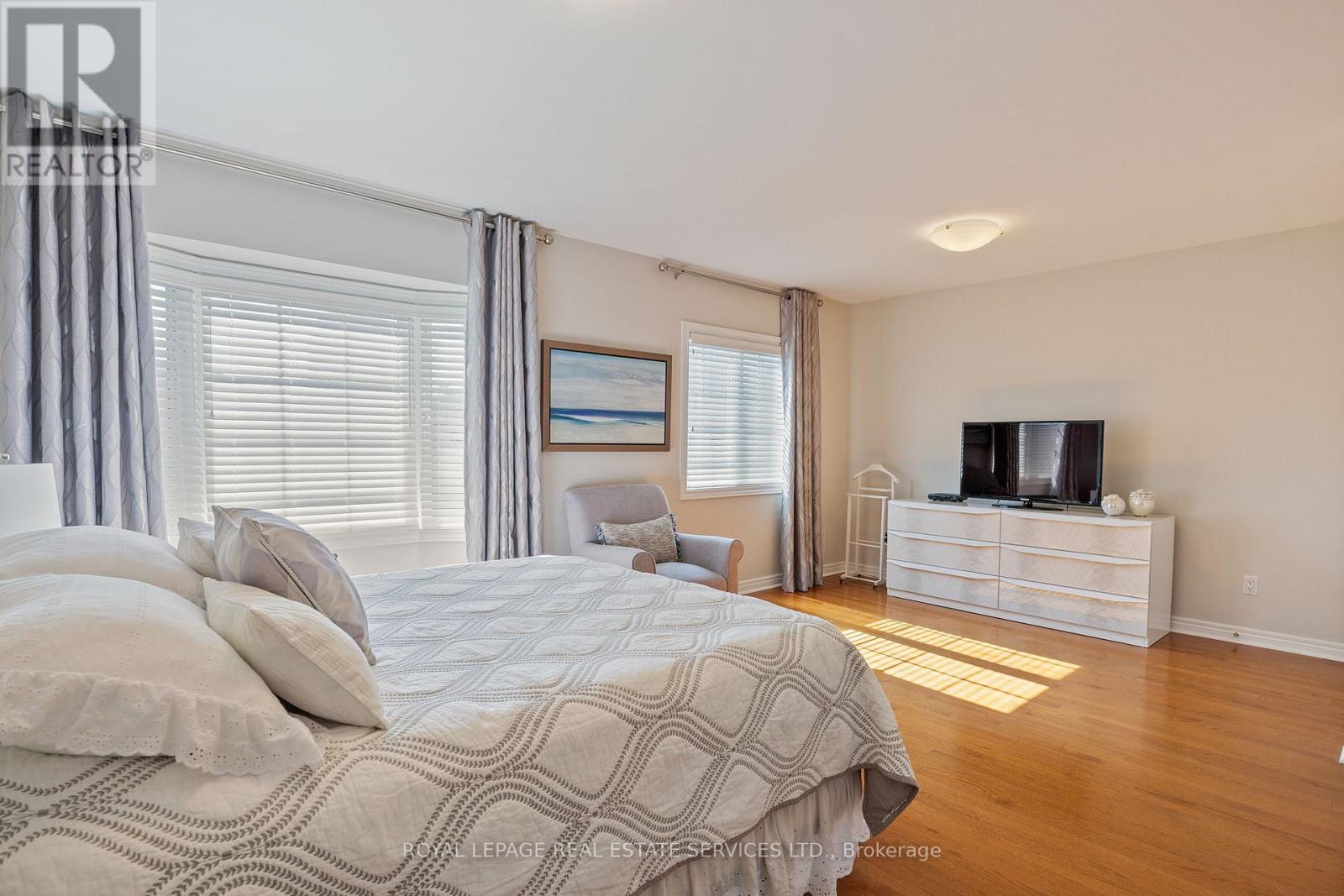 140 Kingsbridge Circle, Vaughan, Ontario  L4J 8P2 - Photo 17 - N12425919