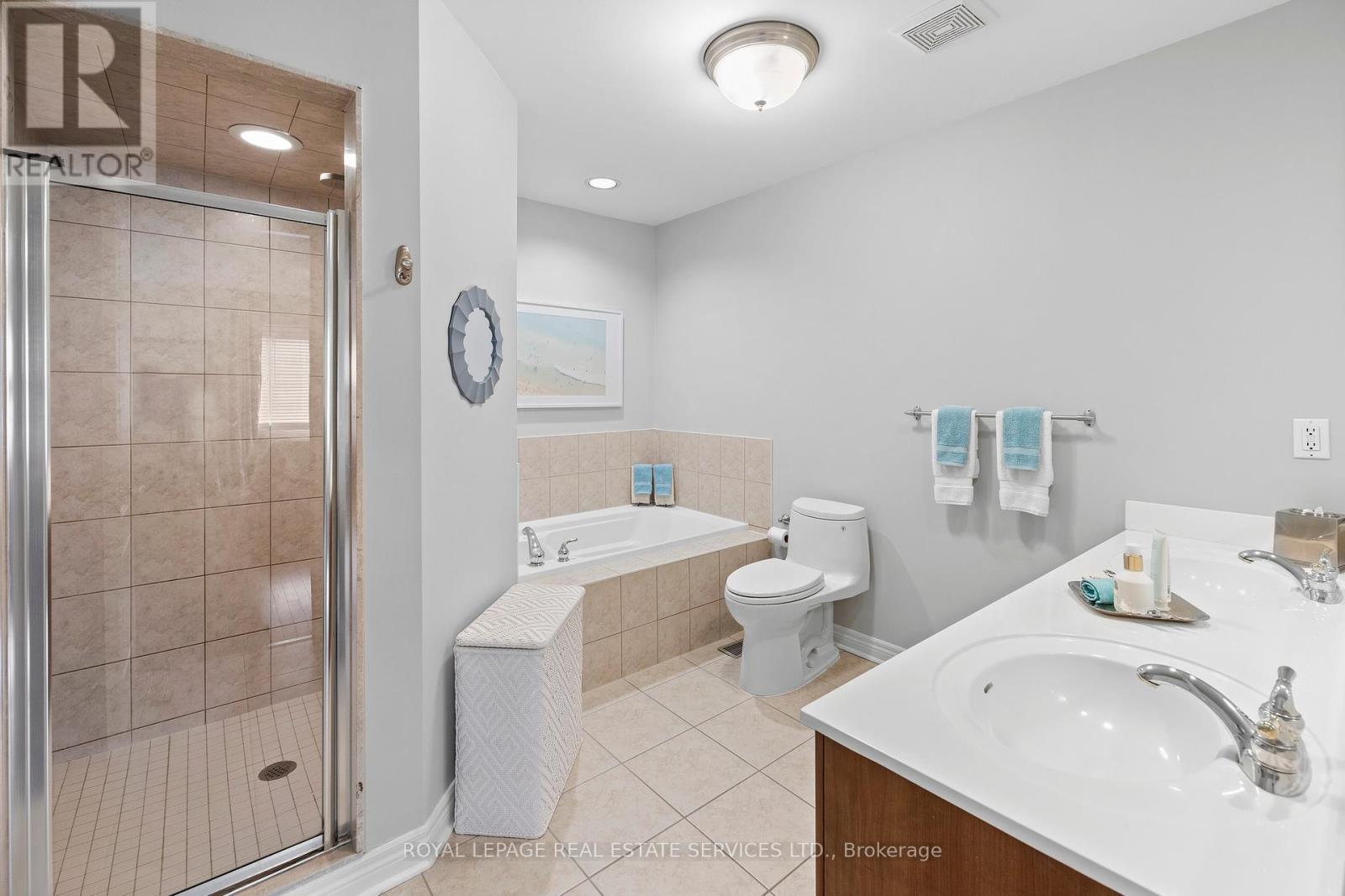 140 Kingsbridge Circle, Vaughan, Ontario  L4J 8P2 - Photo 18 - N12425919
