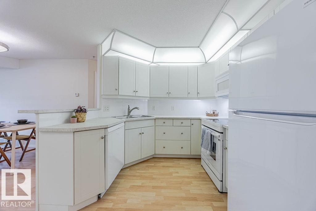 #102 9008 99 Av Nw, Edmonton, Alberta  T5H 4M6 - Photo 3 - E4459393