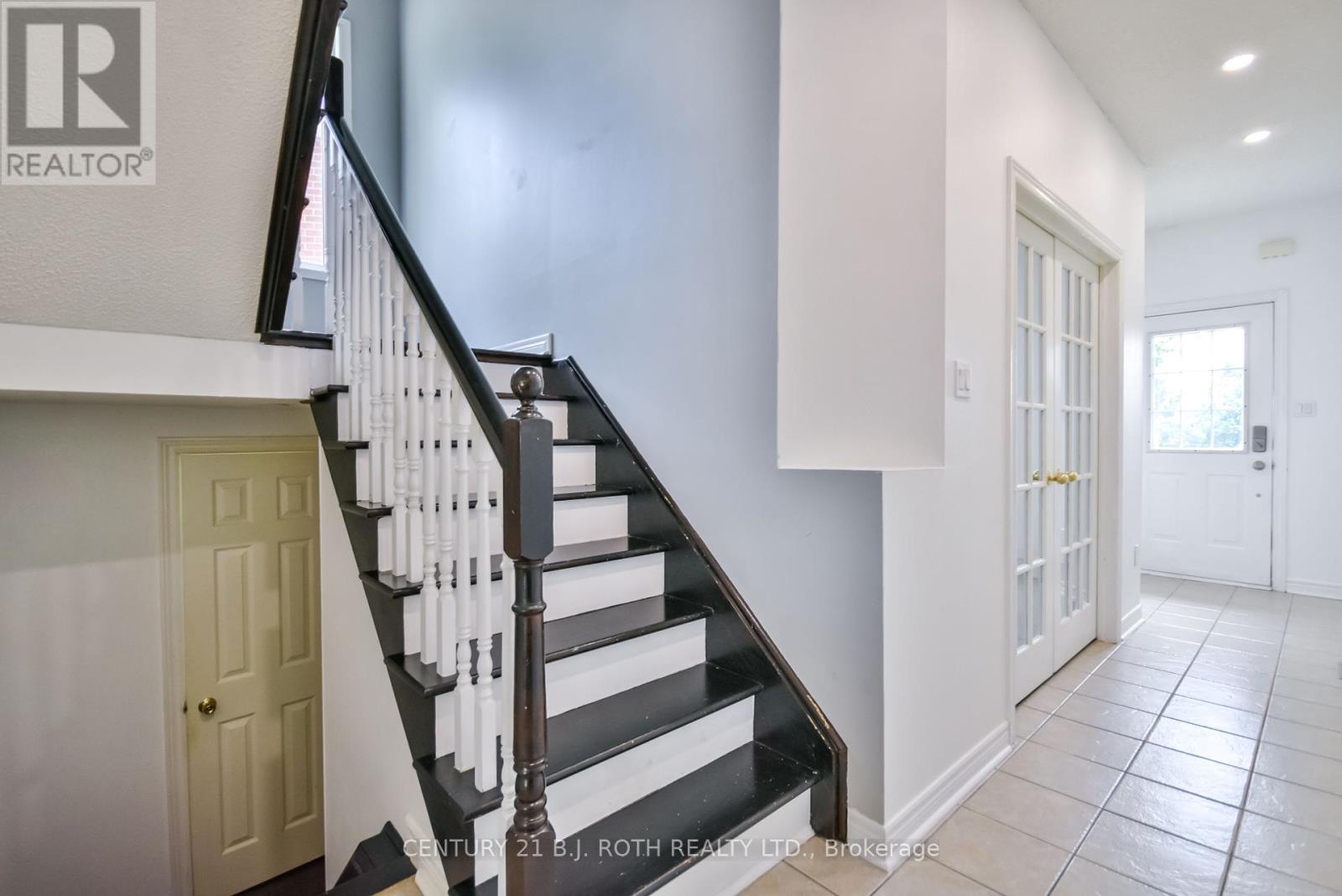 113 Livia Herman Way, Barrie, Ontario  L4M 7K5 - Photo 7 - S12425912