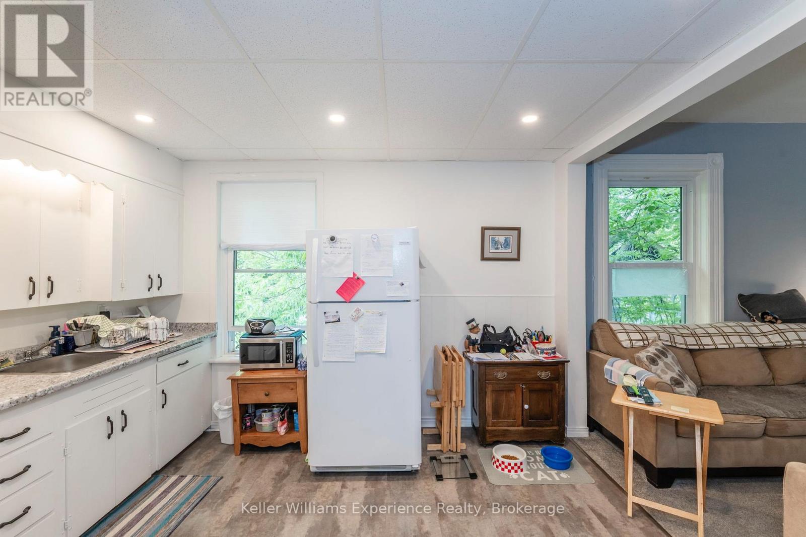 20 Yonge Street S, Springwater (Elmvale), Ontario  L0L 1P0 - Photo 18 - S12426099