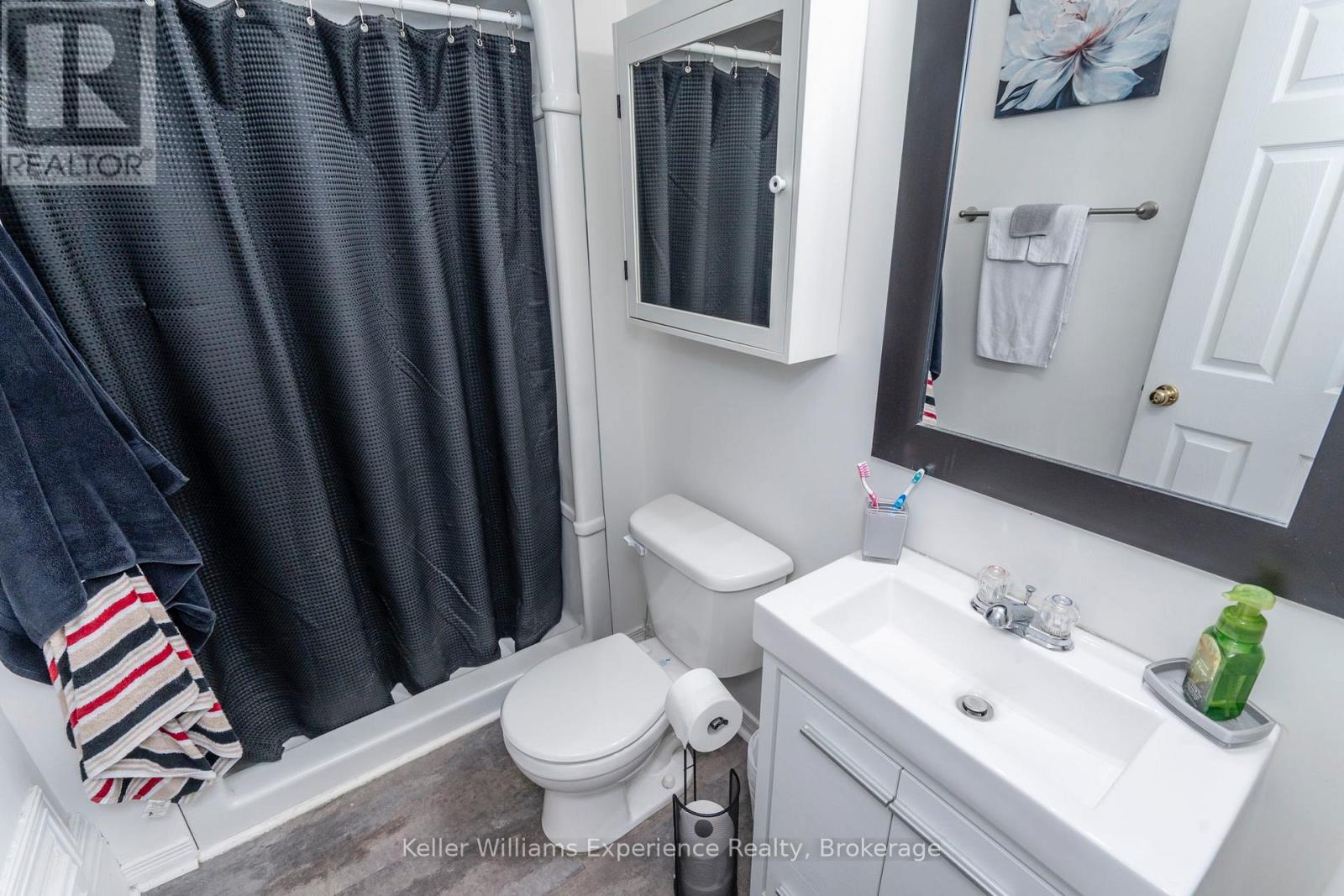 20 Yonge Street S, Springwater (Elmvale), Ontario  L0L 1P0 - Photo 13 - S12426099