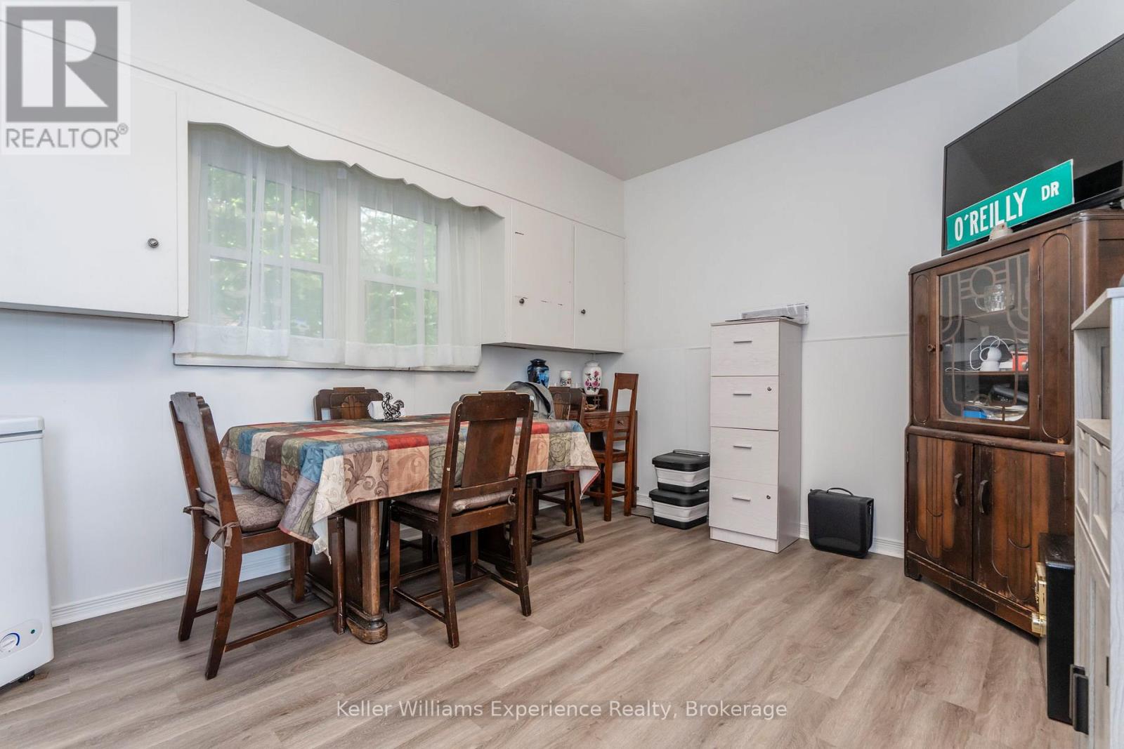 20 Yonge Street S, Springwater (Elmvale), Ontario  L0L 1P0 - Photo 12 - S12426099