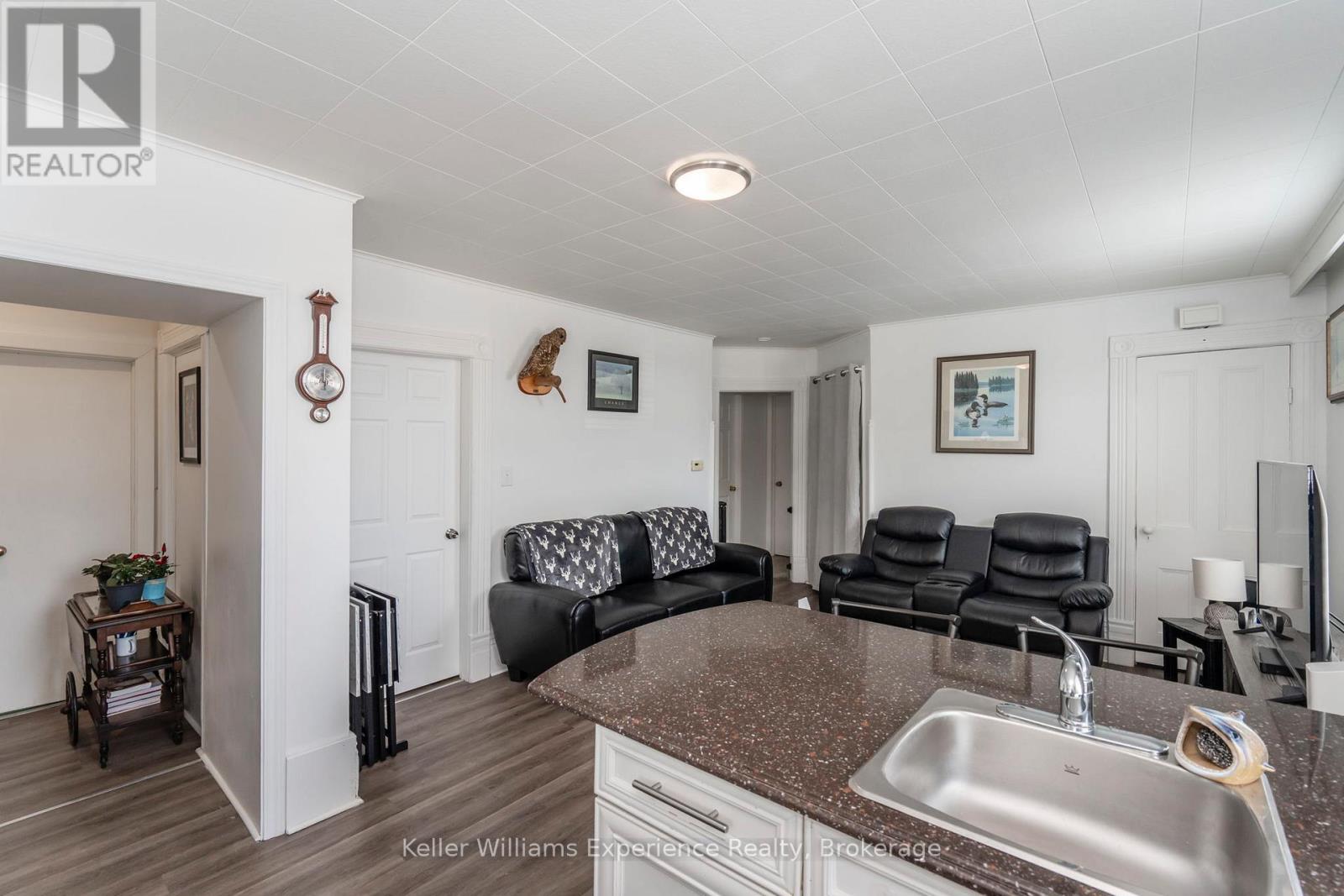 20 Yonge Street S, Springwater (Elmvale), Ontario  L0L 1P0 - Photo 7 - S12426099