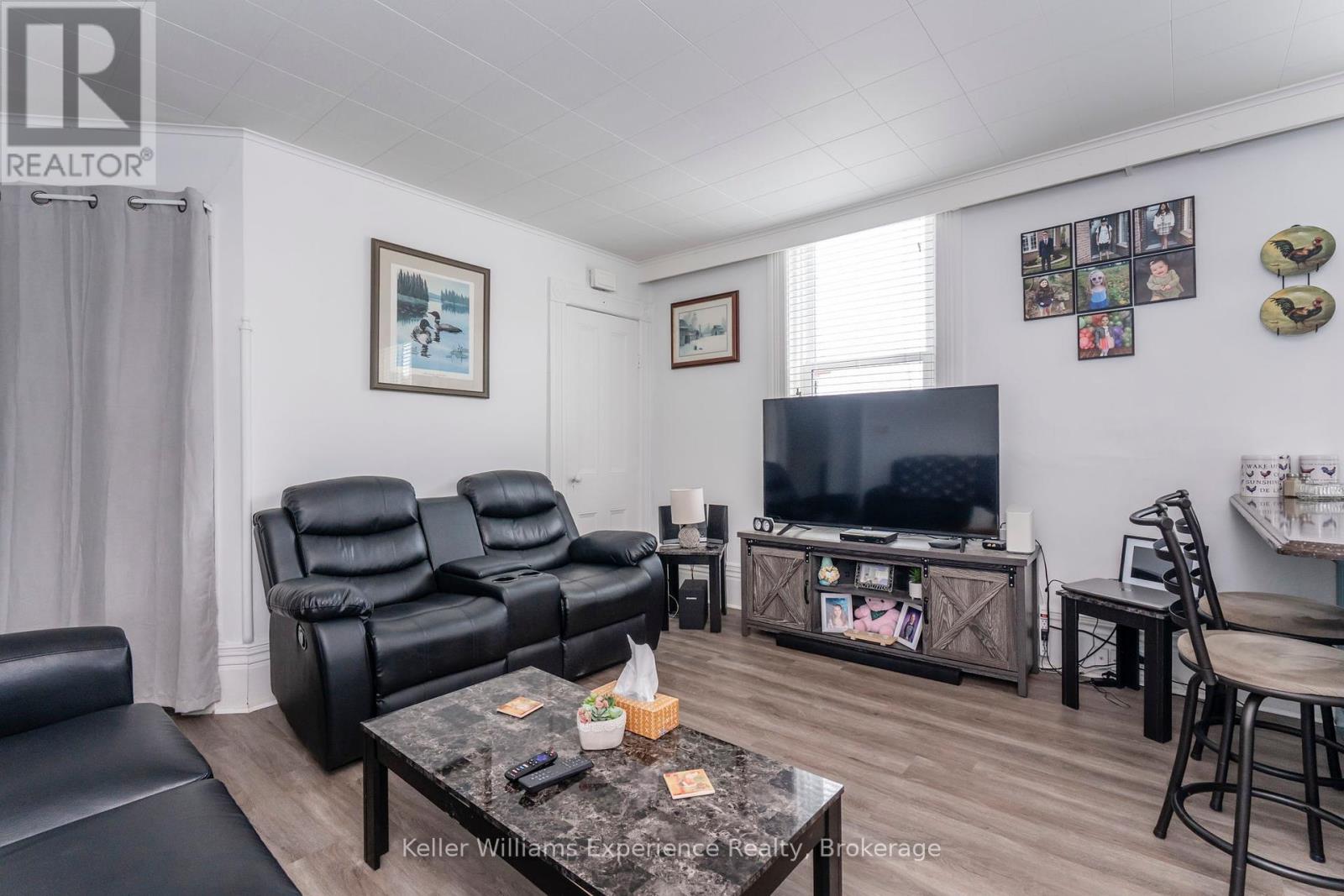 20 Yonge Street S, Springwater (Elmvale), Ontario  L0L 1P0 - Photo 9 - S12426099