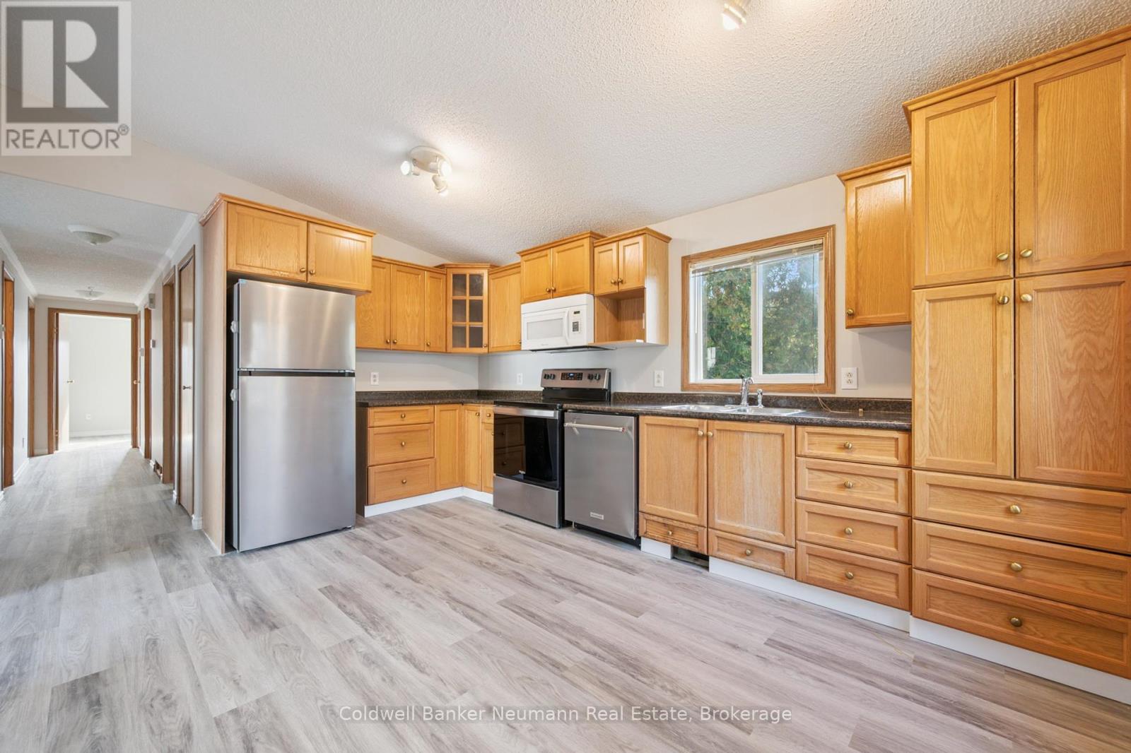 34 Water Street, Puslinch, Ontario  N0B 2J0 - Photo 7 - X12426087