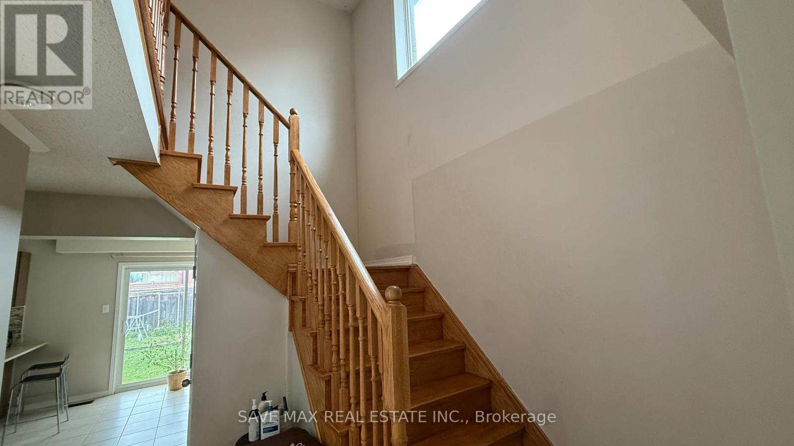 98 Sleightholme Crescent, Brampton, Ontario  L6P 3E6 - Photo 11 - W12406595