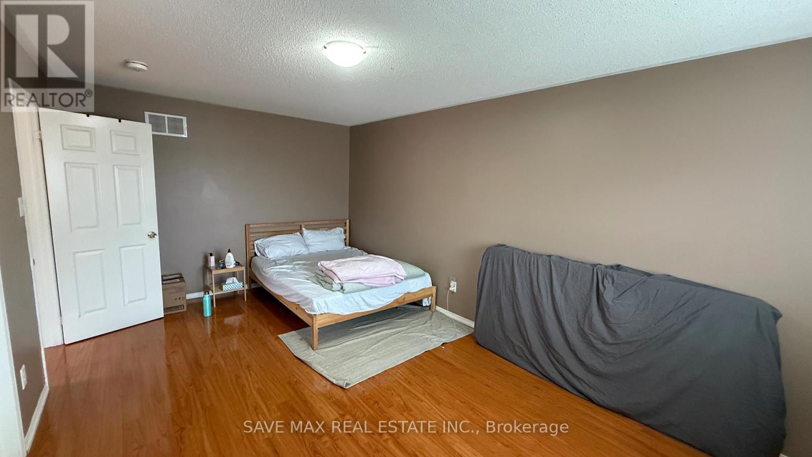 98 Sleightholme Crescent, Brampton, Ontario  L6P 3E6 - Photo 15 - W12406595