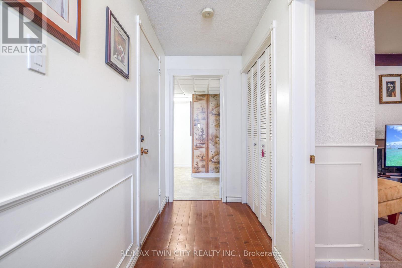 57 Ashgrove Avenue, Brantford, Ontario  N3R 6E3 - Photo 33 - X12359082