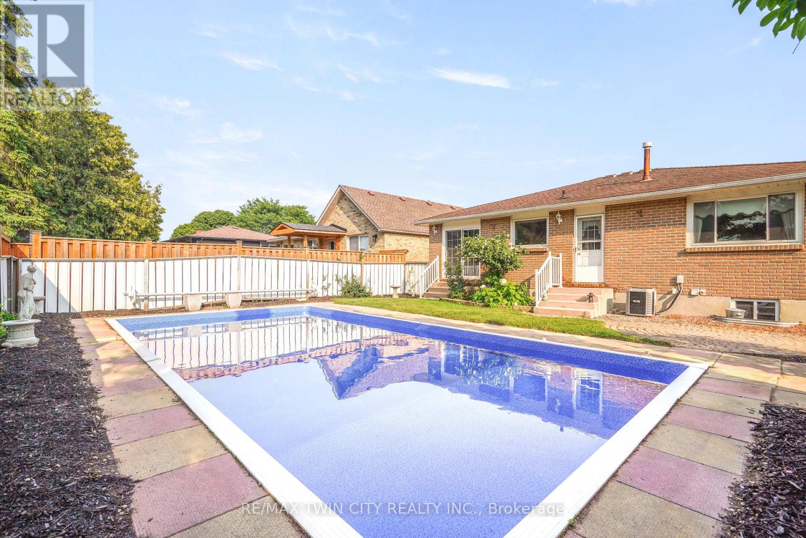 57 Ashgrove Avenue, Brantford, Ontario  N3R 6E3 - Photo 46 - X12359082